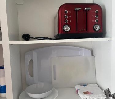 Wednesbury Cama Y Desayuno | Self contained room, en-suite with separate lockable front door, located in an exclusive area