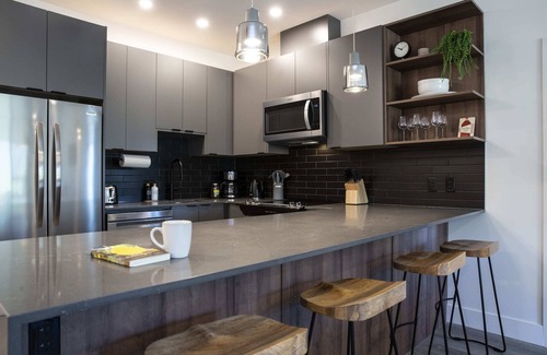 Revelstoke Apartamento | Selkirk Powder Dream - Cozy Condo (+Hot Tub)