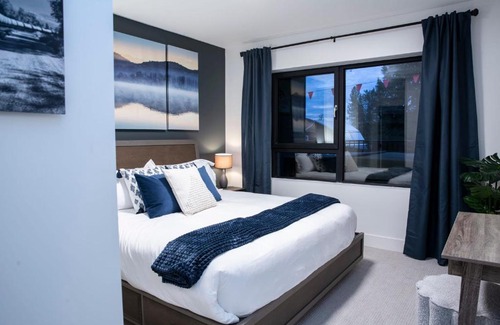 Revelstoke Apartamento | Selkirk Staytion - Stylish Condo with Hot Tub