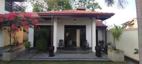 Seeduwa - Katunayake Cama Y Desayuno | Sella Villa