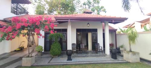 Seeduwa - Katunayake Cama Y Desayuno | Sella Villa