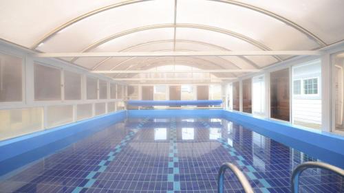 Buk Casa | Sellin Onsu Swimming Pool Pension