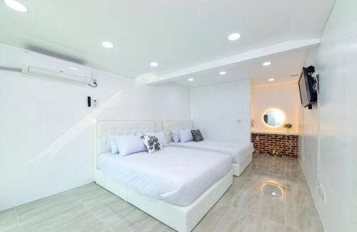 Buk Casa | Sellin Onsu Swimming Pool Pension