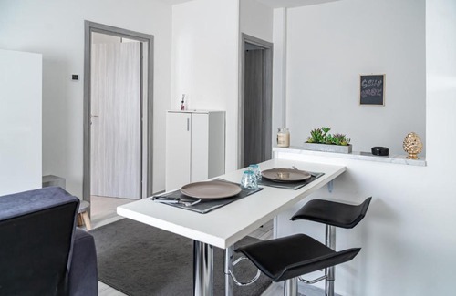 Quartiere Pista Apartamento | Selly House Allesandria