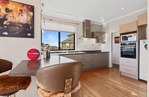 Spring Creek Casa | Selmes Sanctuary - Blenheim Holiday Home