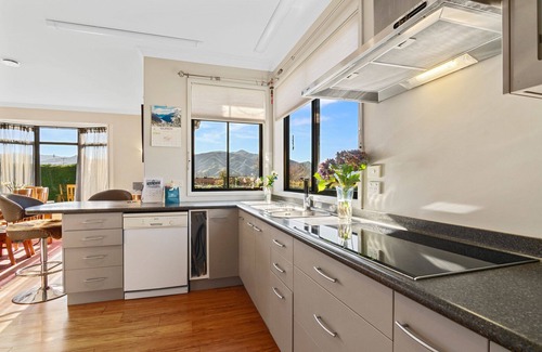 Spring Creek Casa | Selmes Sanctuary - Blenheim Holiday Home
