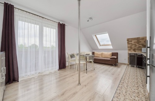 Brochow Apartamento | Semaforowa Apartment Wroclaw by Renters