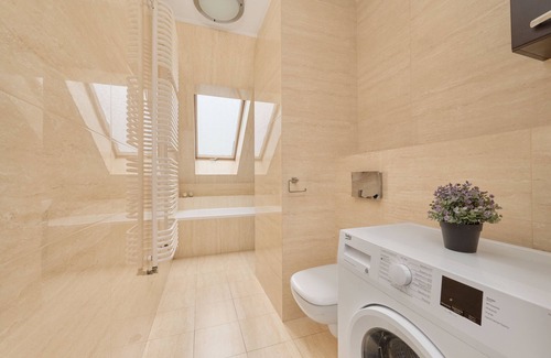 Brochow Apartamento | Semaforowa Apartment Wroclaw by Renters