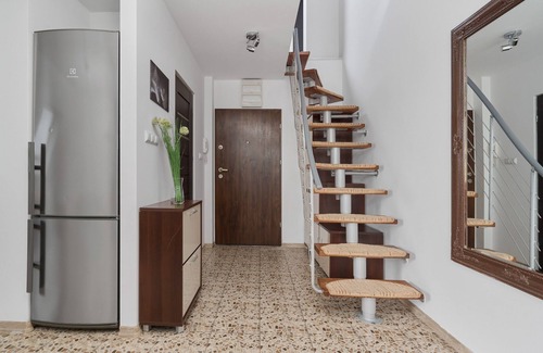 Brochow Apartamento | Semaforowa Apartment Wroclaw by Renters