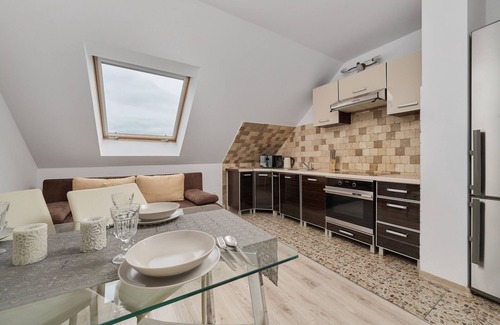 Brochow Apartamento | Semaforowa Apartment Wroclaw by Renters