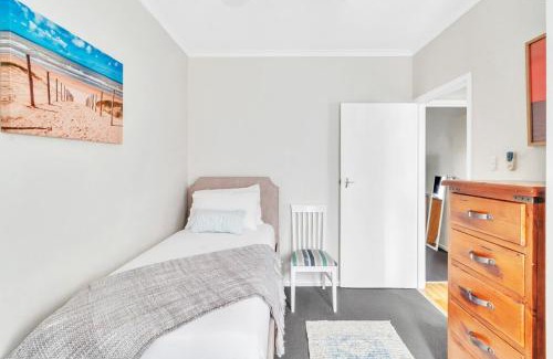 Semaphore Apartamento | Semaphore's Seaside Retreat