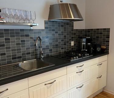 Soderkoping Casa | Semesterhus med spabad & bastu