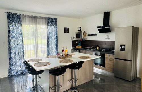 Tonneins Casa | Semi-detached house ELM Wifi Peaceful Ideal stay Family, Friends and Work