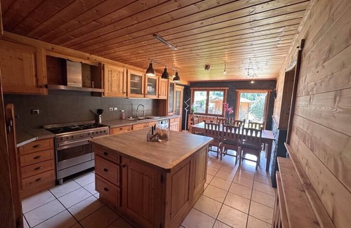 Bellevaux Casa | Semi-detached mountain chalet with fireplace