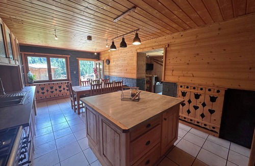 Bellevaux Casa | Semi-detached mountain chalet with fireplace