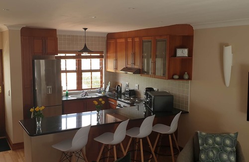 Tokai Casa | Semi-detached Town House with 3 bedrooms, 2.5 bathrooms, lounge and patio