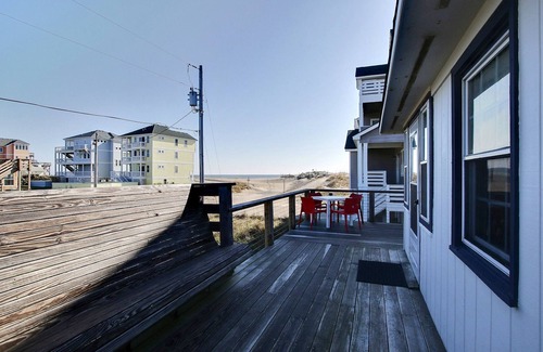 Rodanthe Casa | Semi frente al mar, cubierta expansiva 100% renovada con vista al mar y sonido