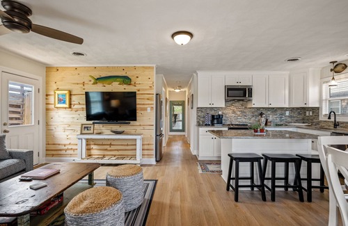 Nags Head Cabaña | Semi-oceanfront cottage delight!