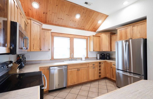 Salvo Casa | Semi-Oceanfront | Easy Beach Access | Private Pool | Hot Tub | Game Room