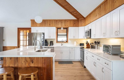 South Nags Head Casa | Semi-Oceanfront, Hot Tub, Pool and Tennis Access