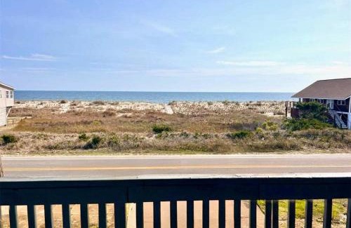 Long Beach Casa | Semi Oceanfront Steps to Beach Cozy Cottage