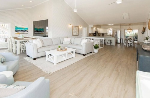 Sandbridge Casa | Semi oceanfront house with outdoor pool and cabana - steps to beach