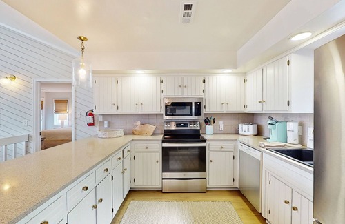 Sandbridge Casa | Semi oceanfront house with outdoor pool and cabana - steps to beach