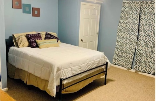 Kernersville Casa | Semi-Private Large Guest Suite; bedroom, bath, and living room in Triad