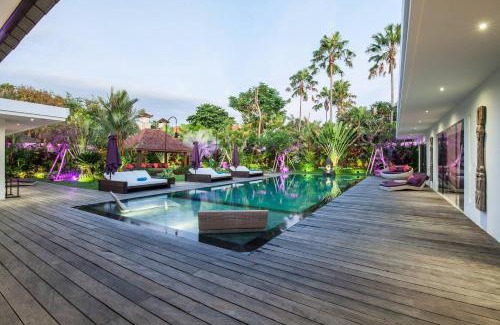 Kerobokan Villa | Seminyak Luxueuse Villa 61 Br 18 Personnes