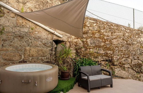 Barroselas Casa | Senhorial House at Fountain Retreat-Pool & Sports