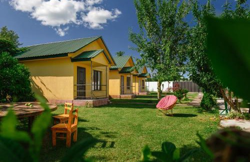 Khelvachauri Casa | Senima's paradise - Pool & Cottages