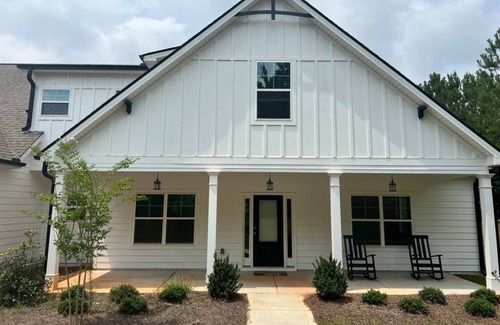 Senoia Casa | Senoia Luxury Country Home with Master on the Main
