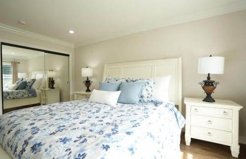 Hermosa Village Casa | Sensational 6 Bedroom 4 Bathroom Pool Home (3 Master Bedrooms W/bathrooms)