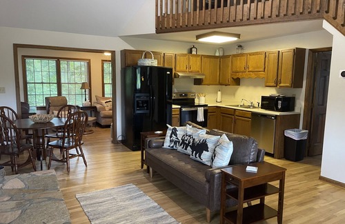 Townsend Cabina | Sensational Sunrise Views overlooking golf course w/ incredible mountain views!