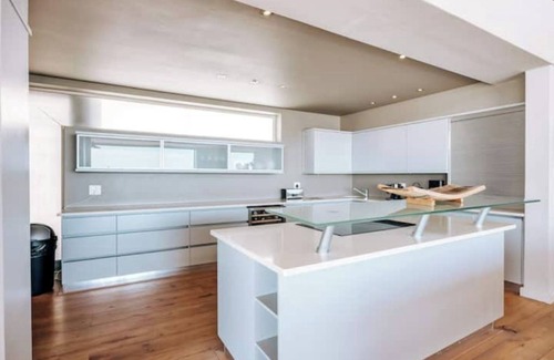 Green Point Villa | Sensational Views from Springbok Rd in Cape Town