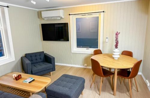 Arstad Apartamento | Sentral leilighet med parkering og peis