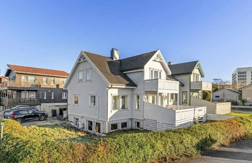 Stavanger Apartamento | Sentral Leilighet ved nye Sykehuset. Gåtur til Universitet og 3 Sverd i Fjell