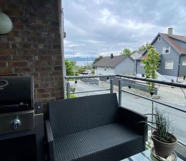 Stavanger Apartamento | Sentralt i Stavanger med solrik balkong og parkering - Perfekt for ONS