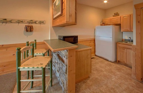 Wears Valley Cabina | 7-10 de julio abierto! Cabaña de madera privada, 4 Master Suites, hermosa vista al valle y al Mtn