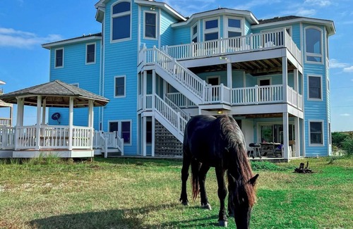 Carova Beach Casa | Aug specials, Firepit, pool/hottub, ocean view, Wild Horses, 6 bed 7 baths