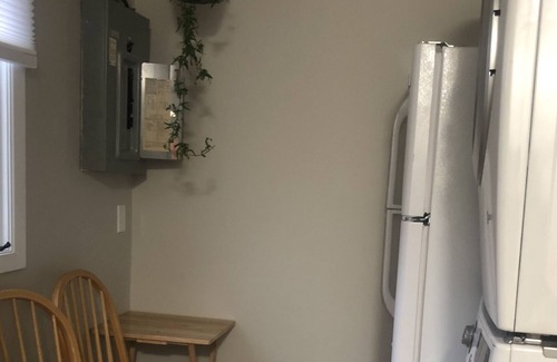 East Bloomington Casa | Separate entrance 2 levels suites with laundry room next airport mall America