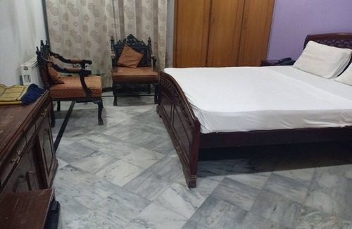 G-8 Sector Casa | Separate floor with central heating/AC