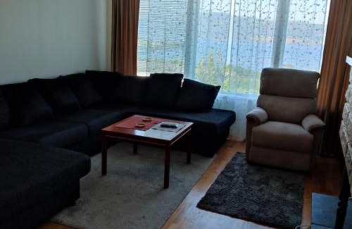 Biri Casa | Separate rooms in a large house,on the E6 road