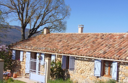 Rougon Casa | Casa de personajes en un nivel frente al gran cañón de Verdon, bien equipado