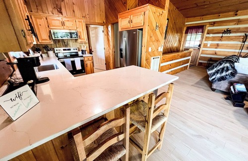 West Jefferson Cabina | Book Your August Cabin Retreat Before It's Gone @Mount Jefferson Vistas