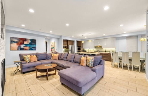 Hollywood Casa | 20% Off Aug WkDays! 100Ft 2 Sand, Amazing Reviews