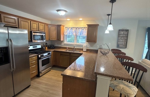 North Wildwood Condominio | Verano 2020 Reserva rápidamente Hermosa 4 dormitorios / 3 baños, condominio de dos niveles N. Madera salvaje