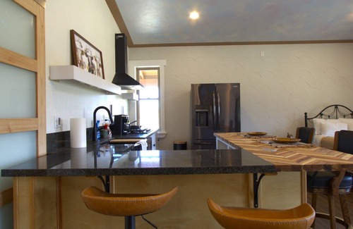 Exeter Casa | Sequoia Foothill Ranch Chateau, View, Pool, horses 30 min to Park