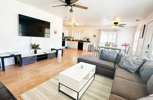 Springville Casa | Sequoia Forest River House. River at the backyard, Up to 10 guests