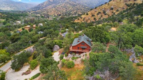 Three Rivers Casa | SEQUOIA LOOKOUT LODGE